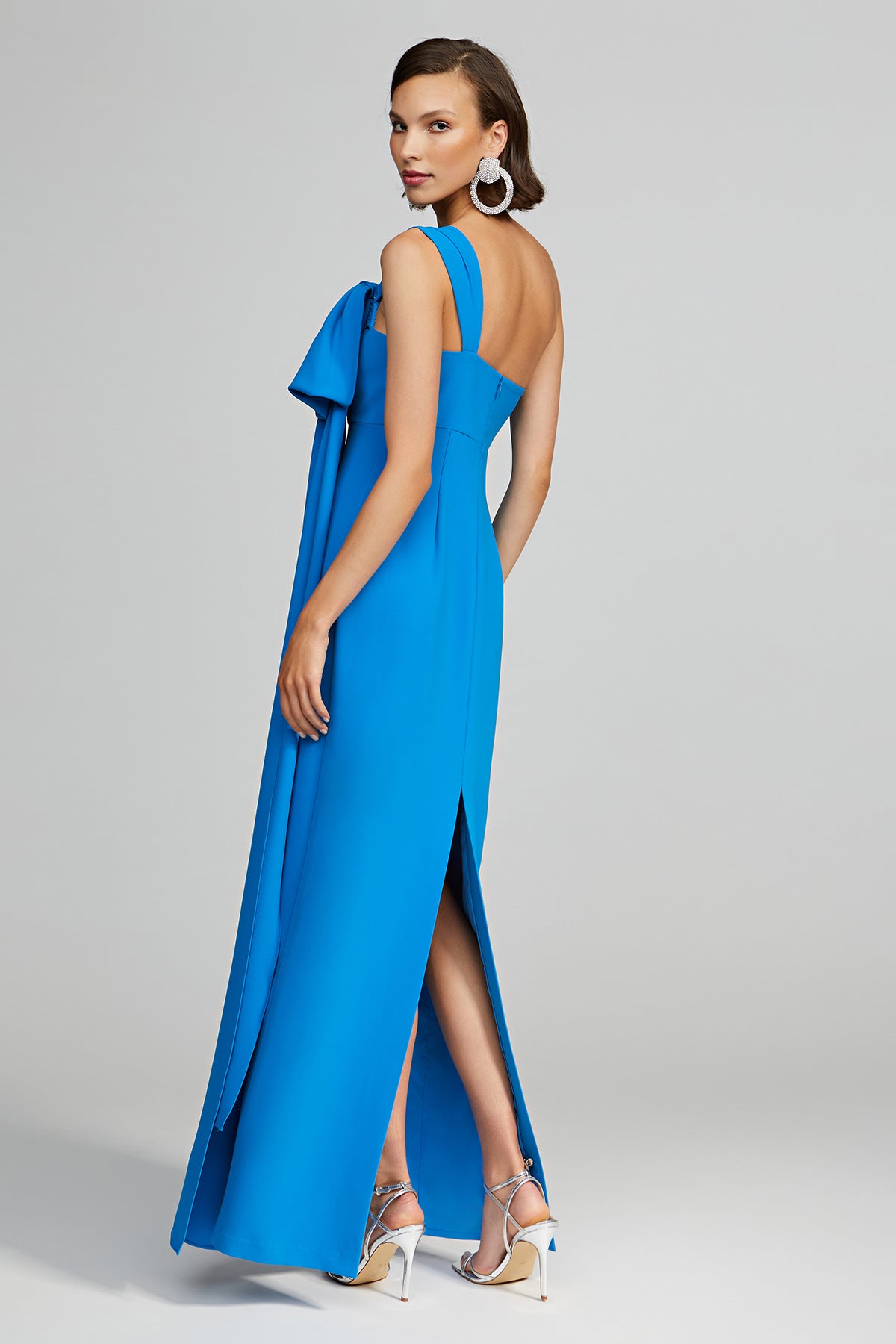 Olivia Gown In Crepe – Halston