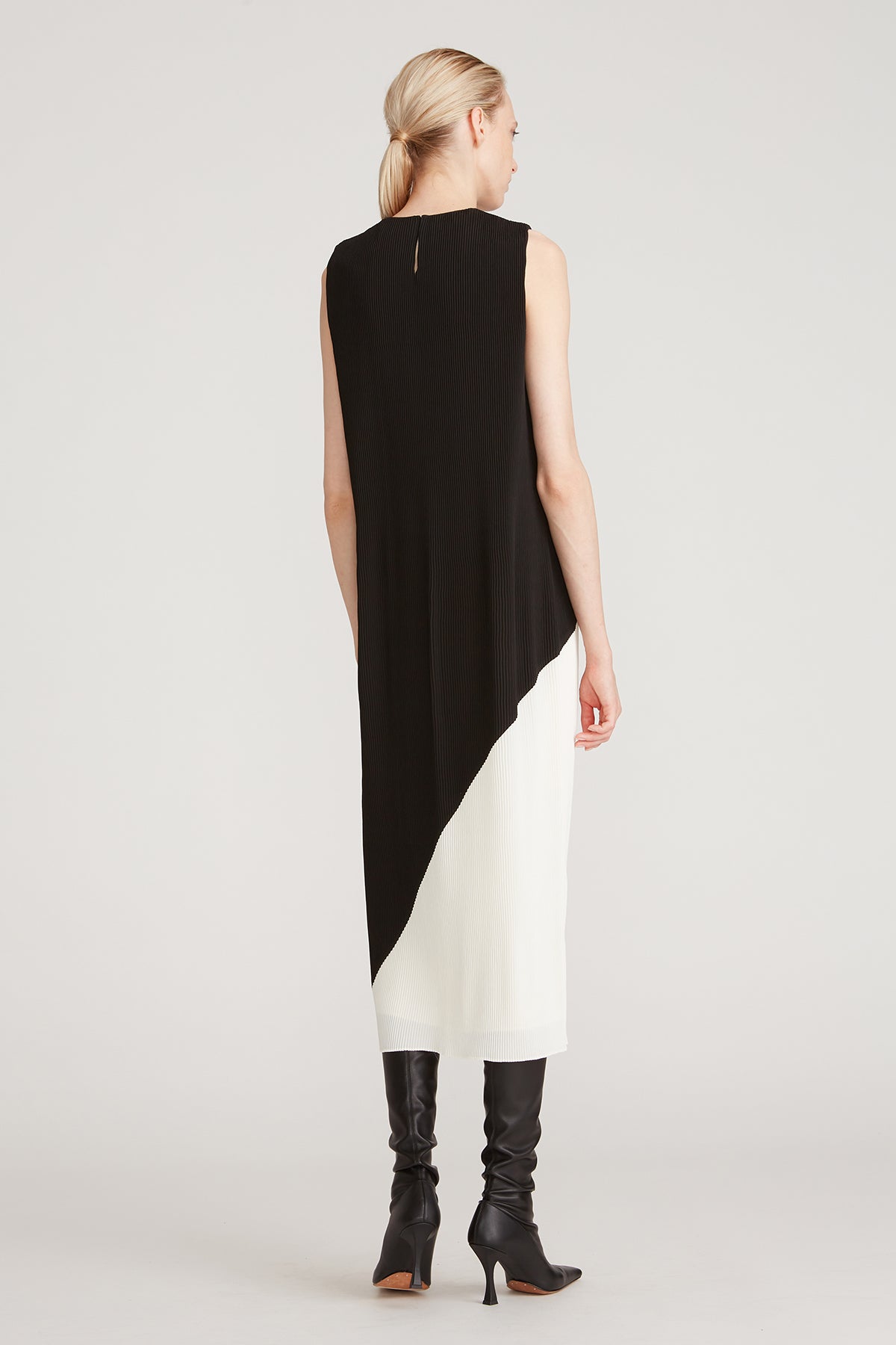 Halston - Halston - Easton Cdc Color Block Dress in Black and Chalk Halston - Halston - Easton Cdc Color Block Dress in Black and Chalk