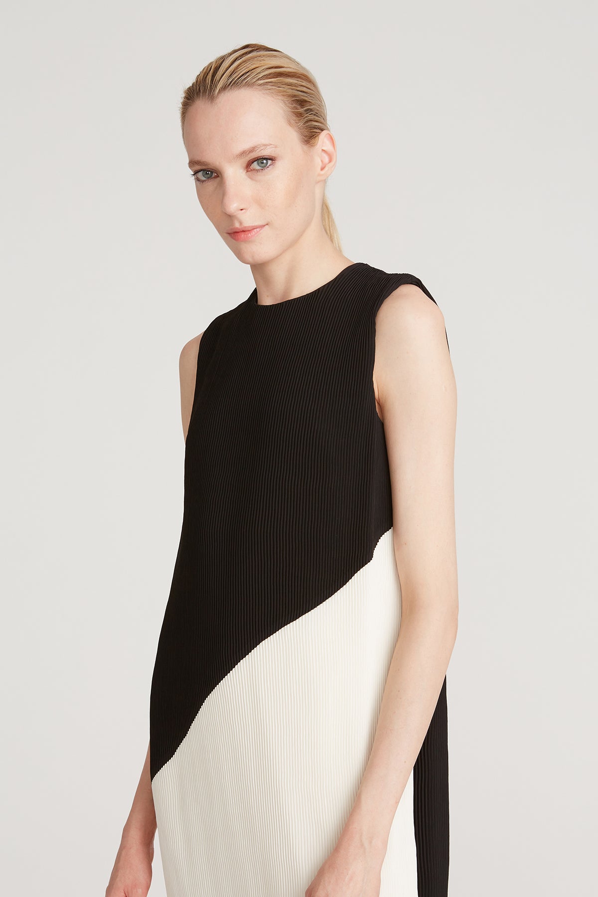 Halston - Halston - Easton Cdc Color Block Dress in Black and Chalk Halston - Halston - Easton Cdc Color Block Dress in Black and Chalk